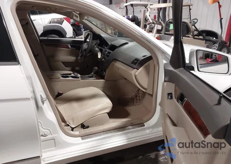 2011 Mercedes-Benz C 300 Luxury 4Matic from USA, damaged, VIN WDDGF8BB9BR165561